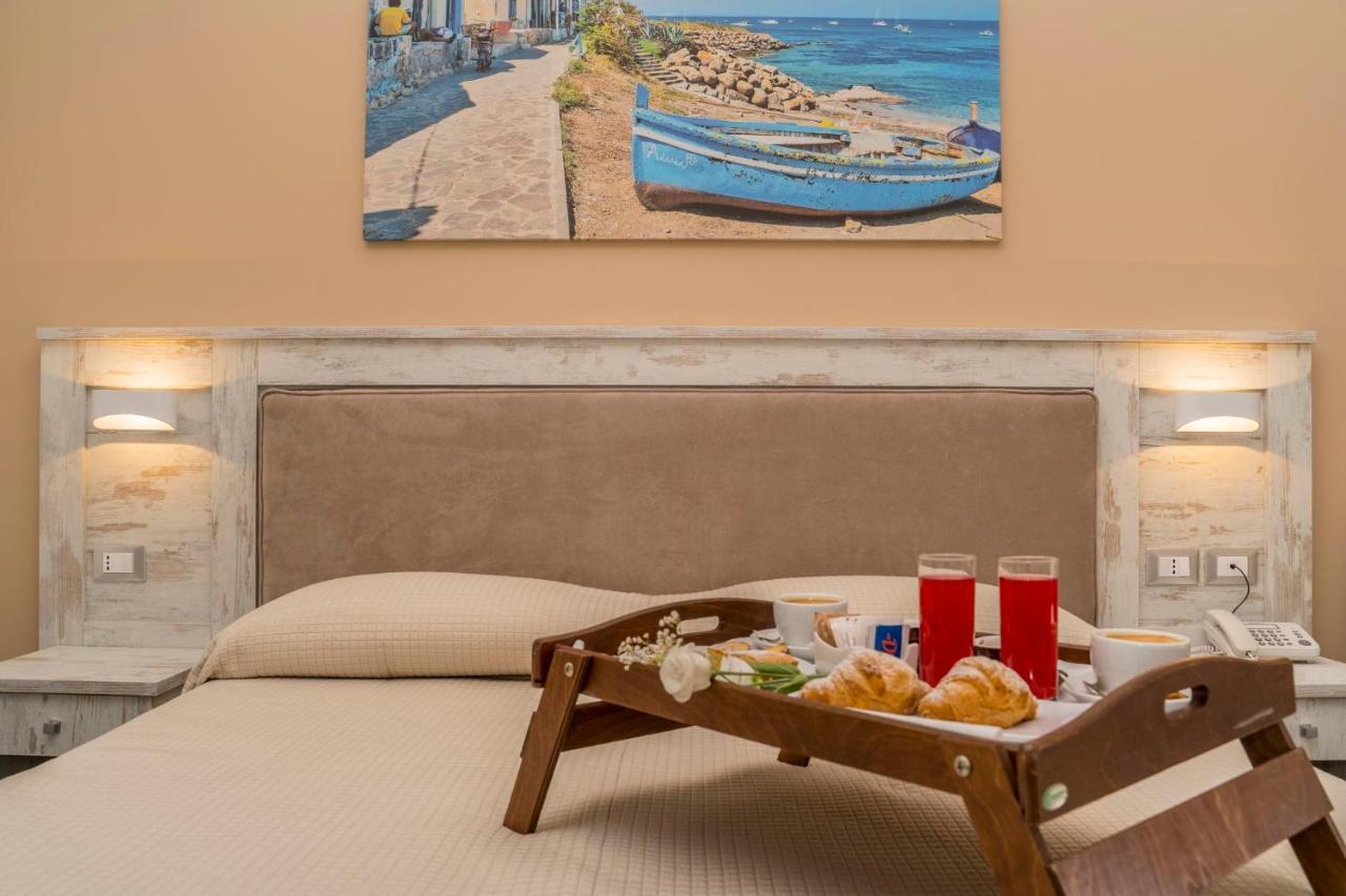 Dolcestate Hotel -Club 캄포펠리체 디 로첼라 외부 사진